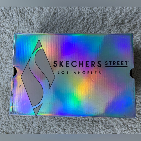 Kids Size 3 Sketchers Generation Cozy Slip on Shoes - Picture 2 of 10